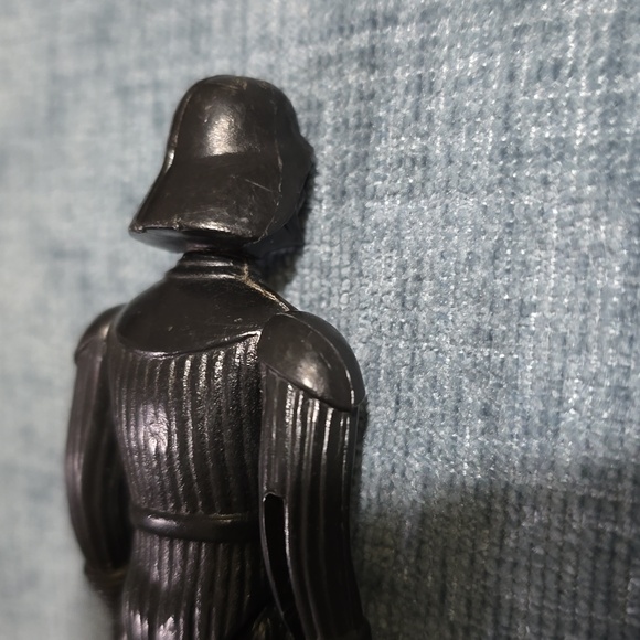 Vintage Kenner 1977 Star Wars Darth Vader Action Figure - Picture 8 of 8